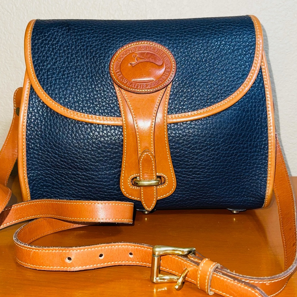 Vintage Navy blue Dooney & Bourke medium Essex shoulder bag